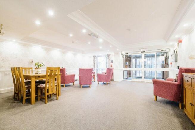 RESIDENTS LOUNGE