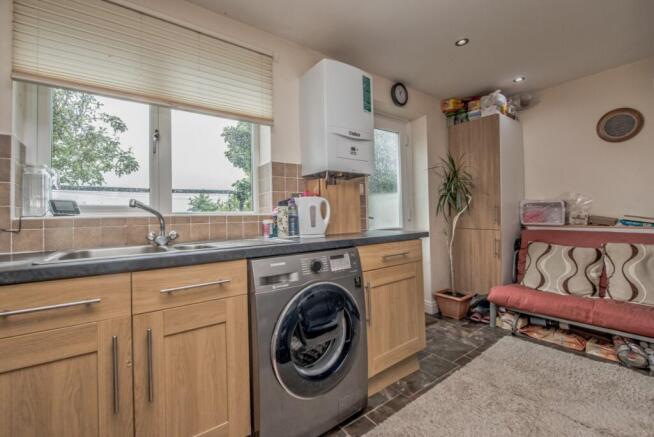 3 bed Semi-Detached for sale Image 5