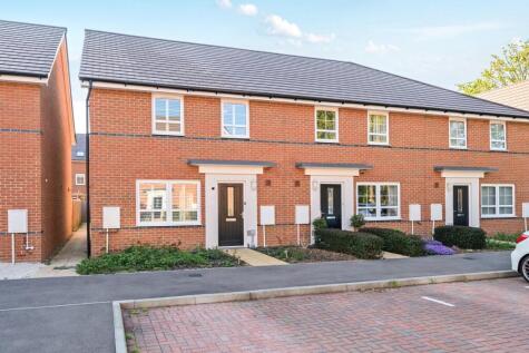 Cartwright Drive, Chertsey, KT16