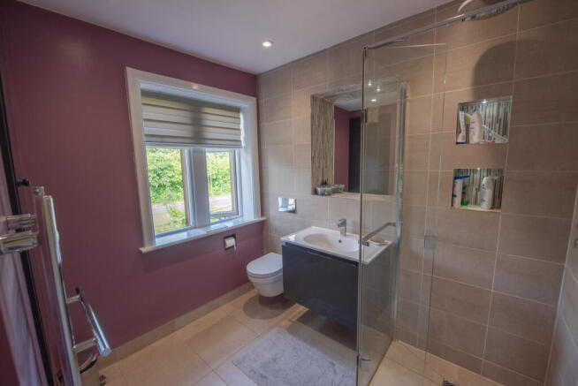 4 bed Detached for sale Image 10