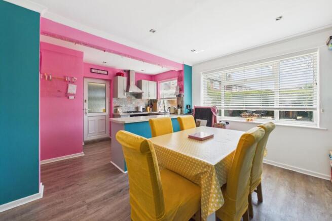 3 bed Semi-Detached for sale Image 6