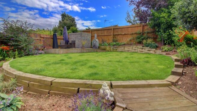 Elevated Circular Lawn