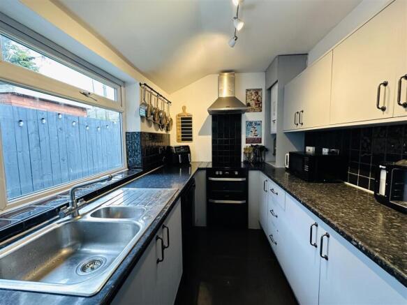 2 bed Terraced for sale Image 9