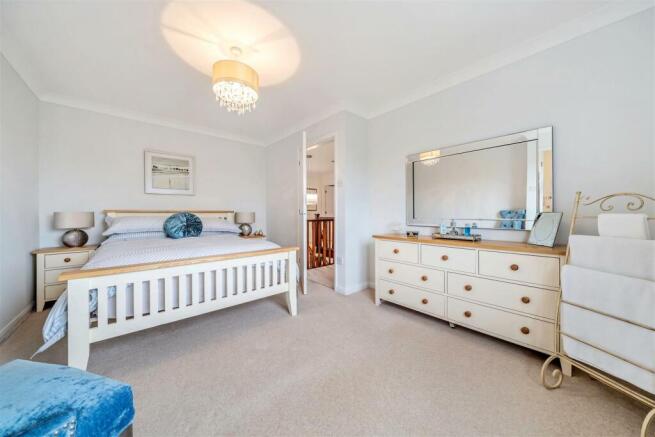 SECOND DOUBLE BEDROOM