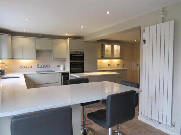 Open Plan Living Breakfast Kitchen