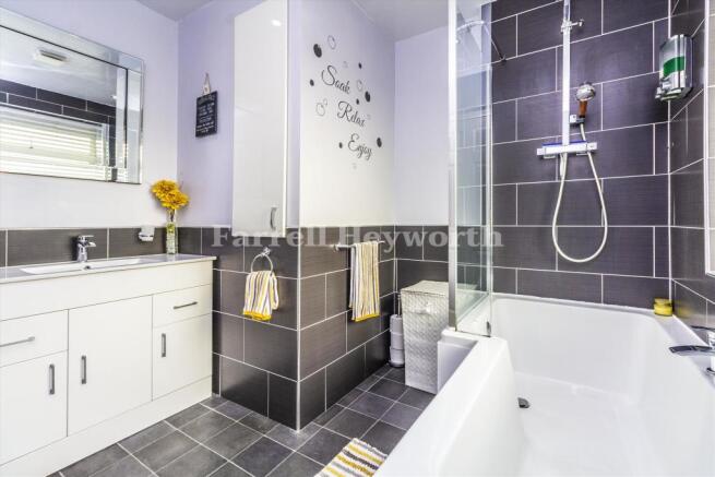 En Suite Bathroom Vi