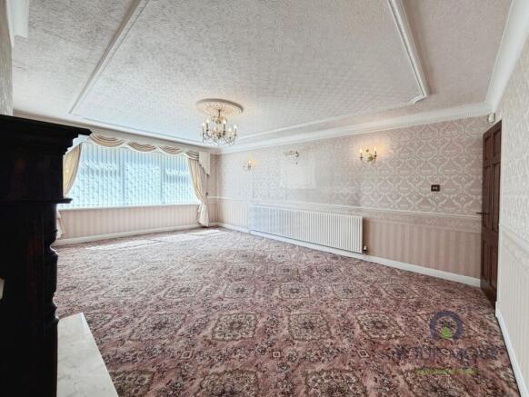 4 bed Bungalow for sale Image 4