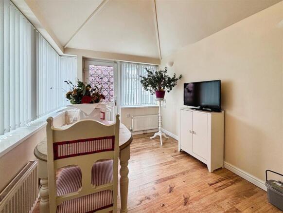 2 bed Semi-Detached for sale Image 5