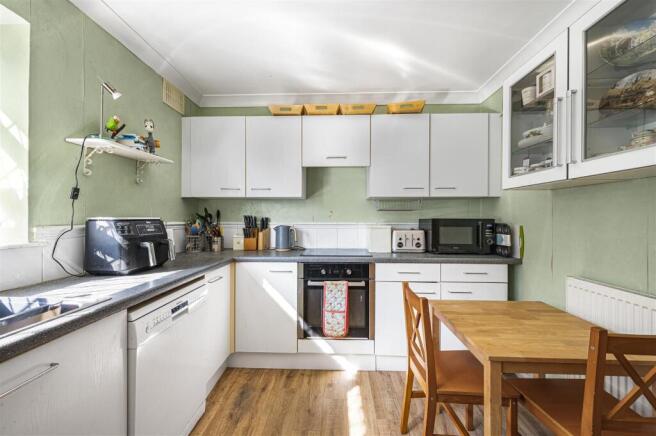 Southdown Close, Newhaven photo 4