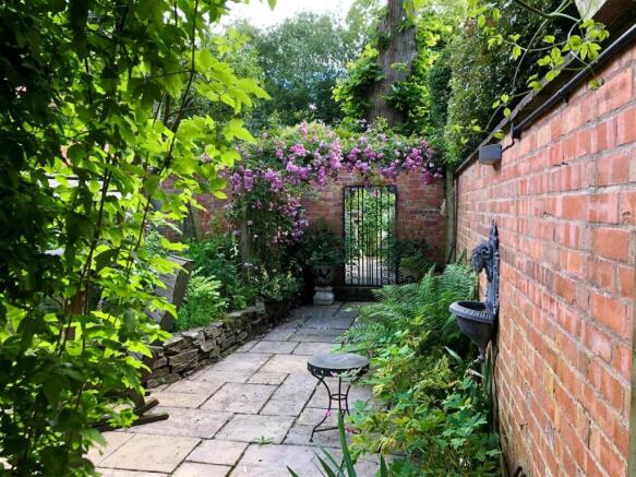 Garden 3.jpg