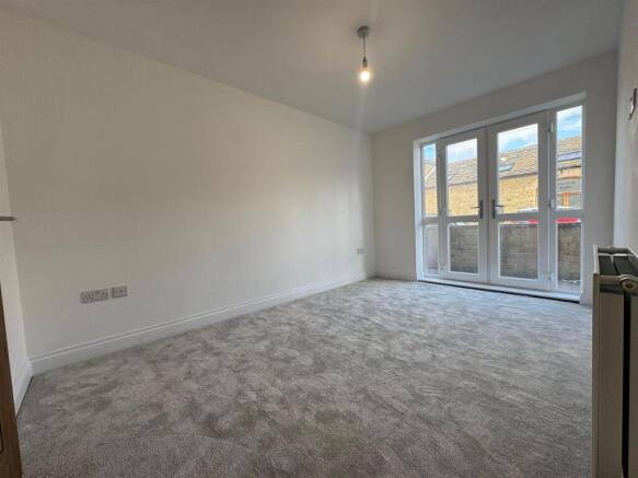 2 bed Apartment for sale Image 6