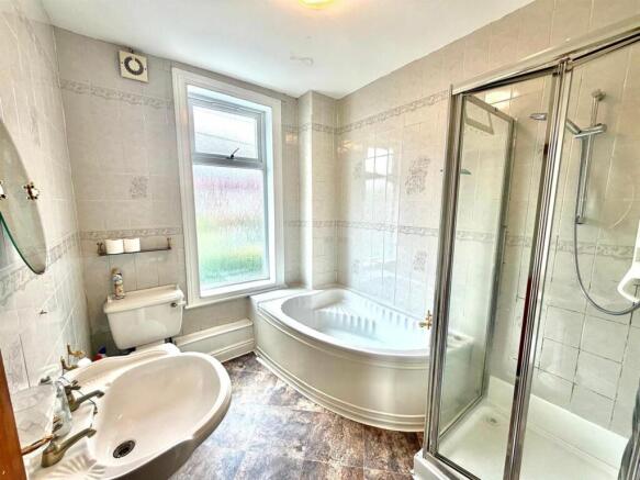 2 bed Terraced for sale Image 9