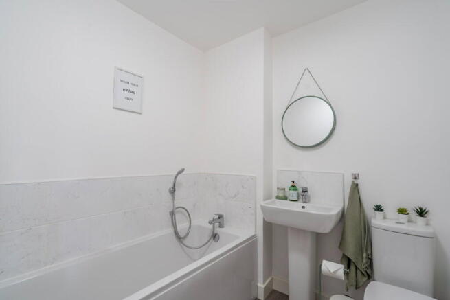 3 bed Semi-Detached for sale Image 8