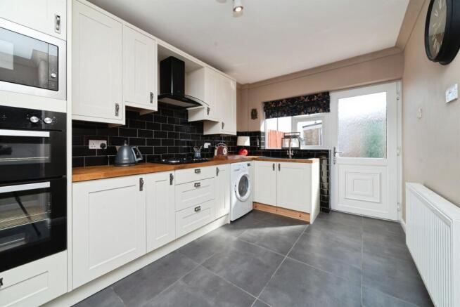 2 bed Semi-Detached for sale Image 4