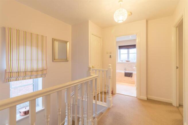 FIRST FLOOR LANDING