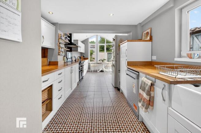 KITCHEN/BREAKFAST ROOM