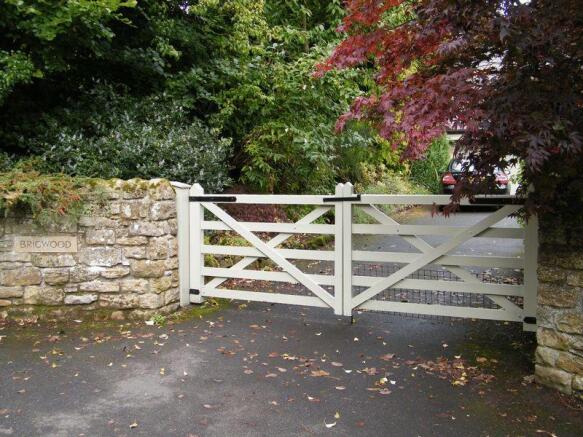 Gate