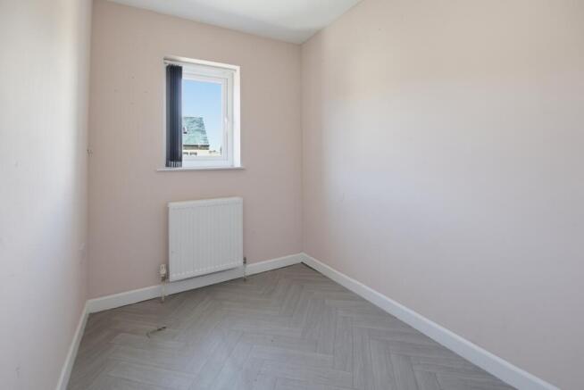 4 bed Semi-Detached for sale Image 9