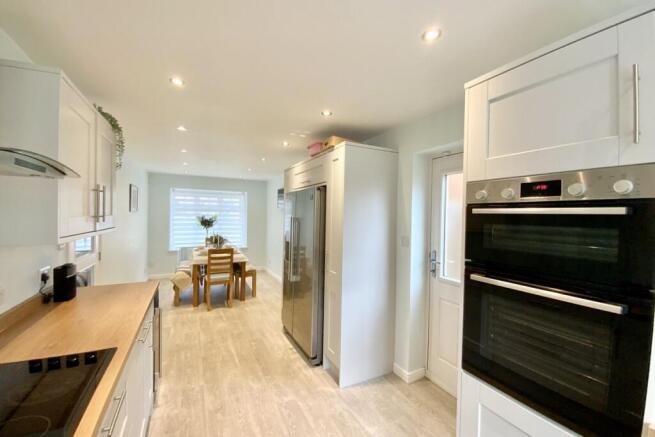 4 bed Detached for sale Image 4