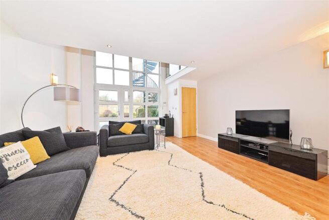 SITTING ROOM 2.jpg