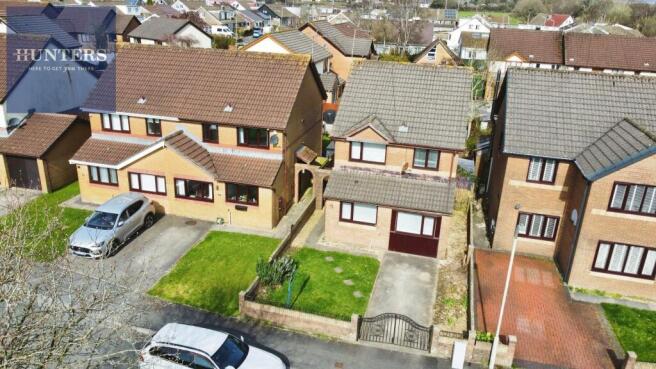 3-bed detached on Pont Newydd, Pencoed, Bridgend, £250,000