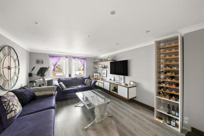 Rose Park Close, Hayes photo 4