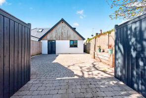16 Tremar, Old Drove, Eastbourne BN23 8AH