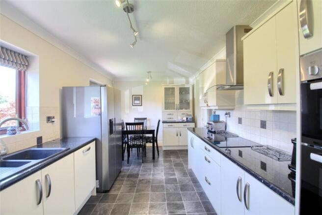 3 bed Detached for sale Image 7