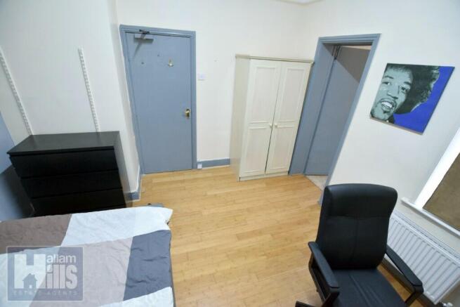 3 bed Apartment to rent Image 7