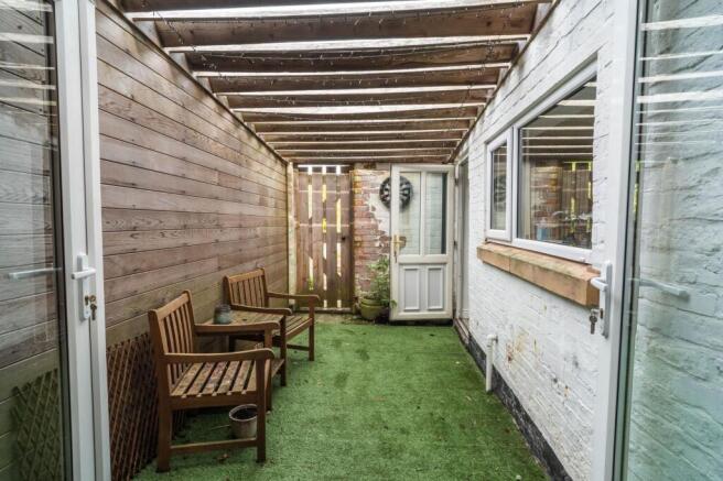 3 bed Terraced for sale Image 7