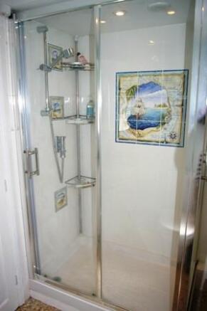 1ST FLOOR SHOWER