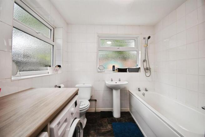 3 bed Terraced for sale Image 8