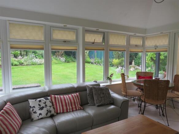 family room 2.JPG