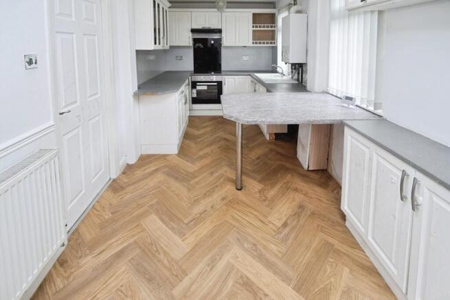 3 bed Semi-Detached for sale Image 5