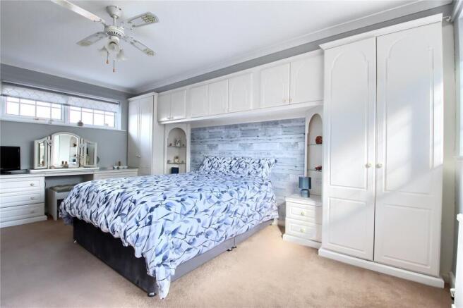 4 bed Detached for sale Image 12