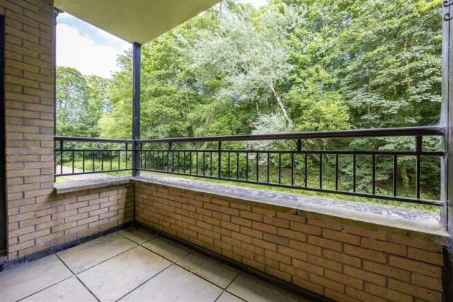 7_MILLERSNEUK_COURT_LENZIE_006.JPG