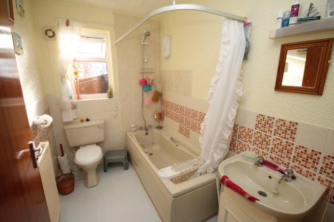 Flat 4 Bathroom