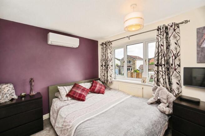 3 bed Semi-Detached for sale Image 10