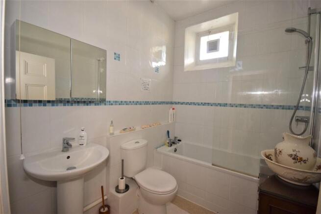 BATHROOM.JPG