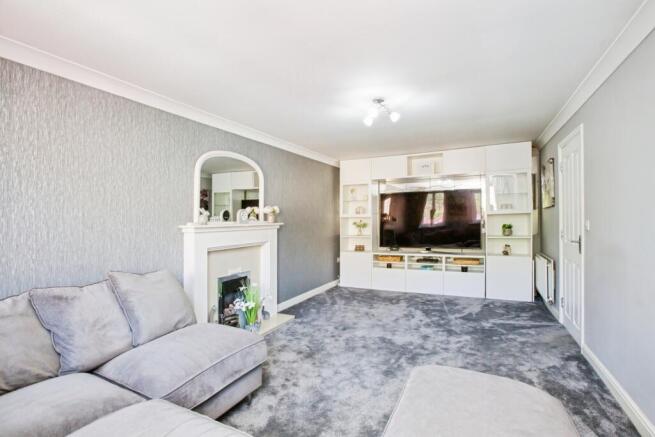 5 bed Town House for sale Image 9