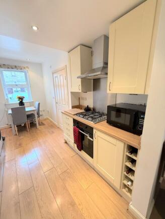4 bed Not Specified for sale Image 10