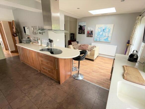 Kitchen/Dining Area
