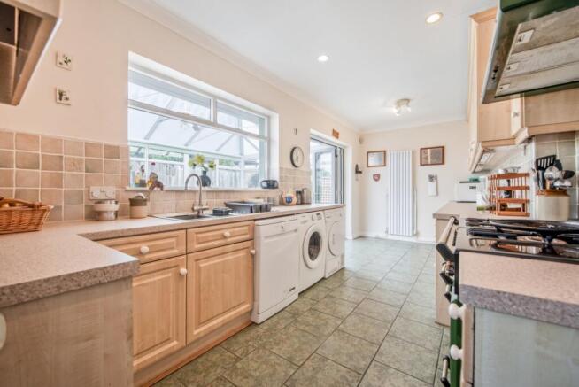 3 bed Bungalow for sale Image 6