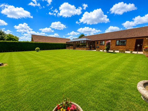Townside, East Halton, DN40 photo 4