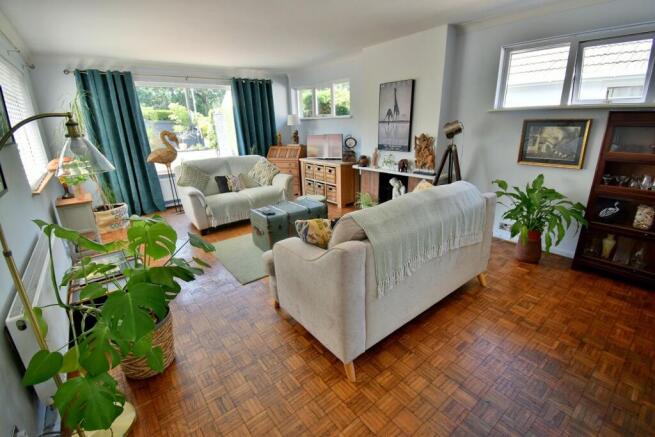 Longacre Drive, Ferndown, BH22 photo 4