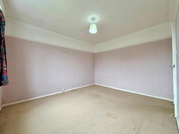 4 bed Detached for sale Image 12
