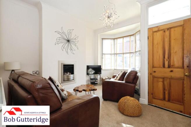 BAY FRONTED LOUNGE
