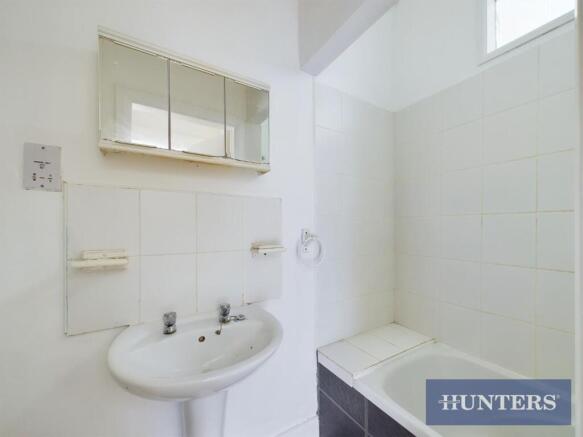 Studio to rent Image 6