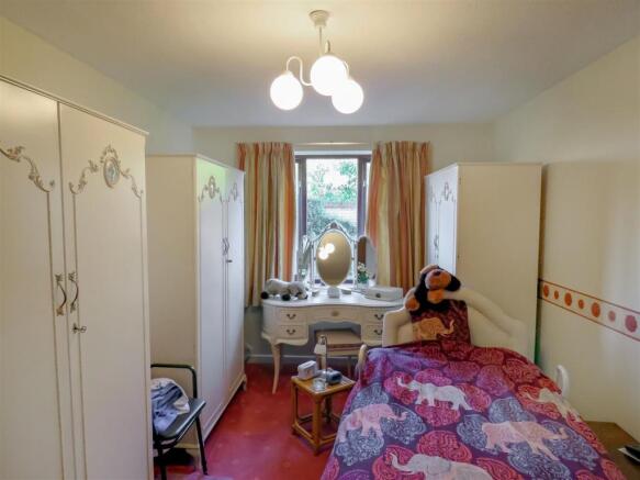 Bedroom 1.JPG