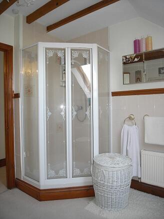 Bathroom vert sho...